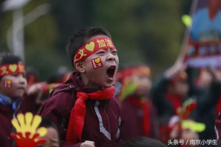 寒风抵挡不住同学们的热情,寒风抵挡不住他们的热情