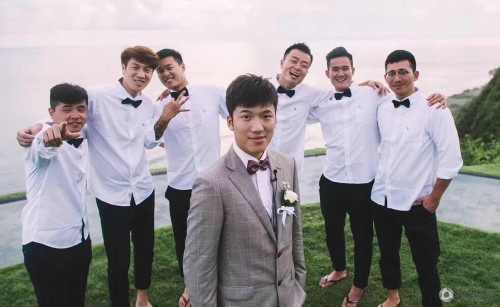 刚踢完中超百场又走进婚礼殿堂苏宁小将一个月内“双喜临门”