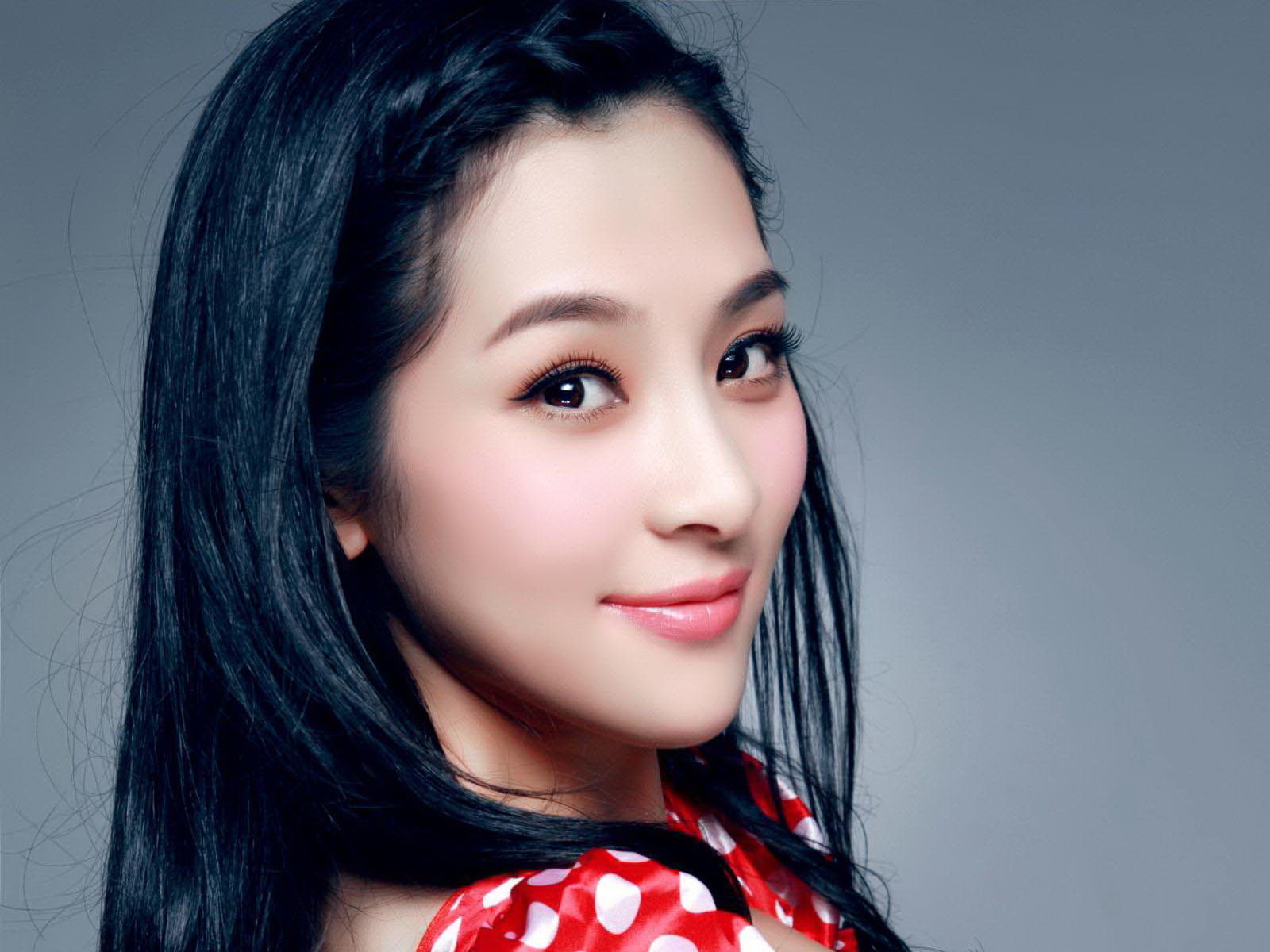 怎么正确的按摩鼻翼让鼻翼变小,缩小鼻头鼻翼的按摩手法