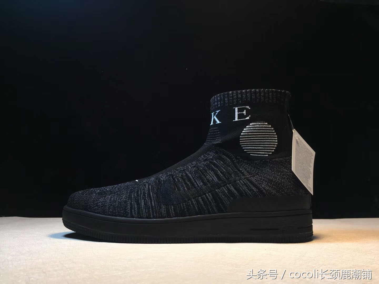 盘点那些年穿过的鞋子,袜子鞋什么时候开始流行