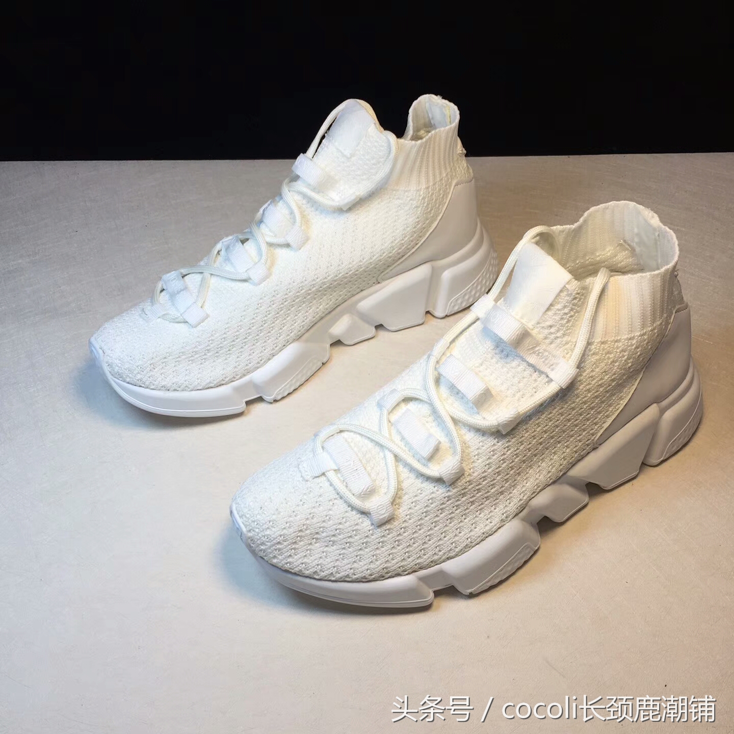 盘点那些年穿过的鞋子,袜子鞋什么时候开始流行