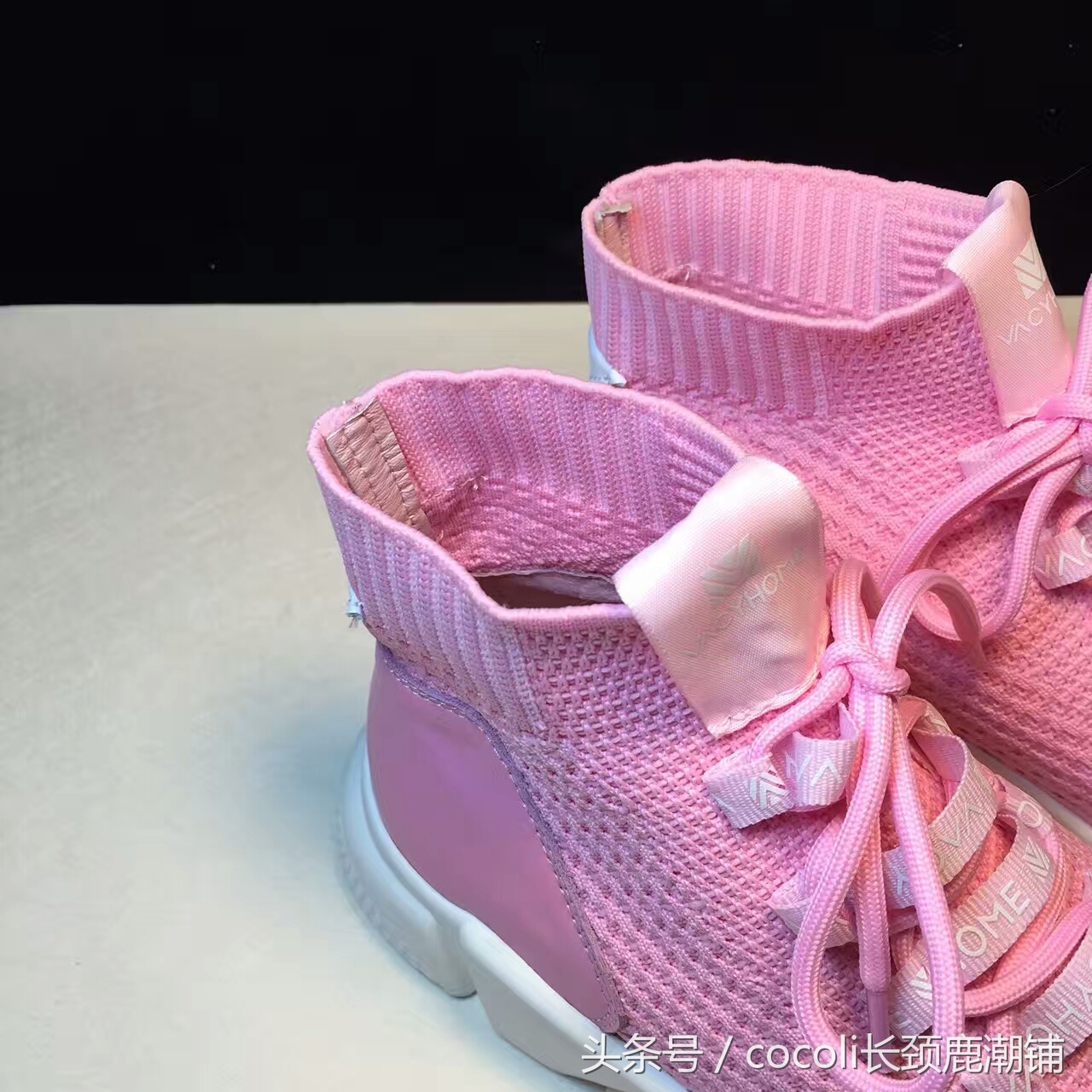 盘点那些年穿过的鞋子,袜子鞋什么时候开始流行