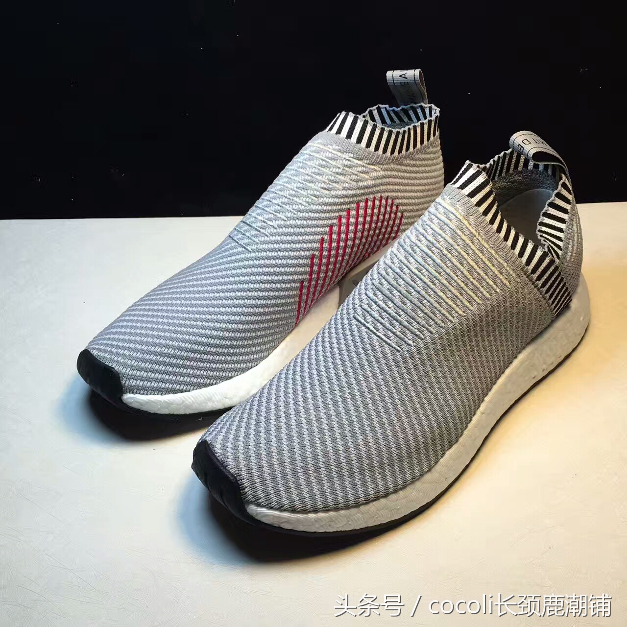 盘点那些年穿过的鞋子,袜子鞋什么时候开始流行