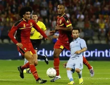 身高对足球有影响吗,足球前锋身高多少合适