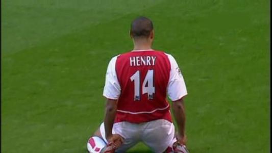 天下足球年度总结音乐,天下足球你不看足球就不会懂青春