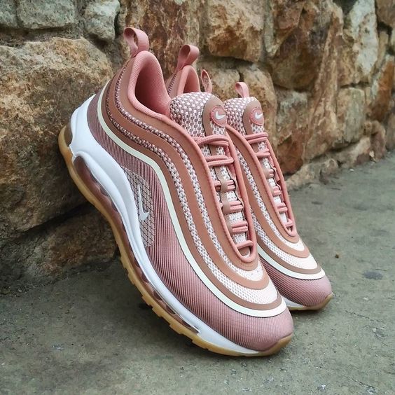 想不到一双老爹鞋也能撑起你整个衣橱