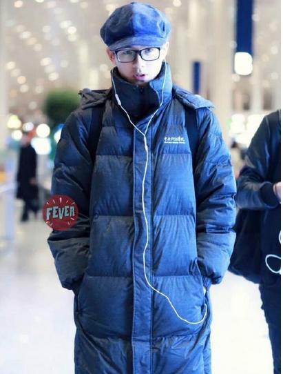 刘昊然易烊千玺中戏羽绒服,刘昊然易烊千玺中戏