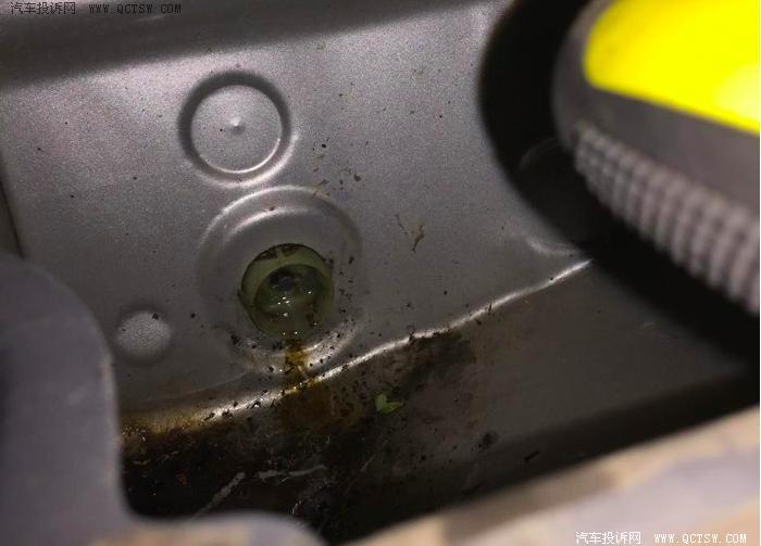 东风日产奇骏天窗漏水,日产奇骏天窗漏水后面排水口在哪