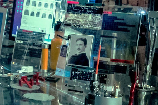 闪电侠的“秘密基地”，宅男英雄的生活工作一体化办公室