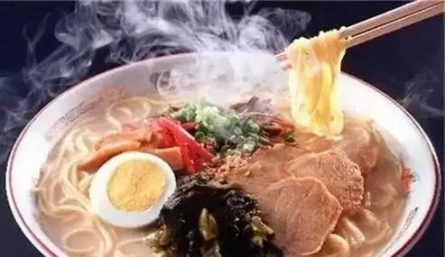 天气再冷，过烫的食物也别急着吃，一不谨慎就……