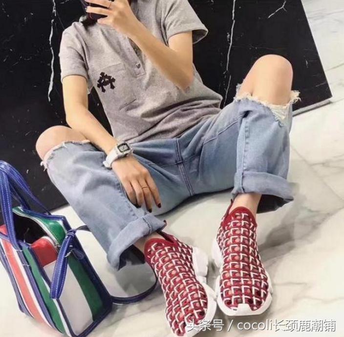 盘点那些年穿过的鞋子,袜子鞋什么时候开始流行