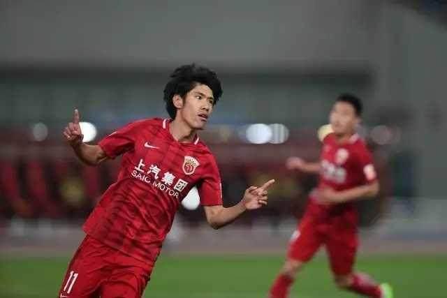 上港vs申花谁更有底蕴,上海申花和上海上港足球底蕴