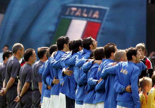 天下足球年度总结音乐,天下足球你不看足球就不会懂青春