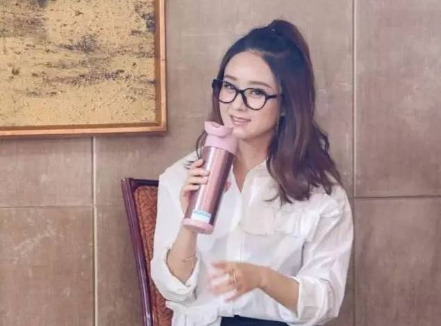 刘昊然易烊千玺中戏羽绒服,刘昊然易烊千玺中戏