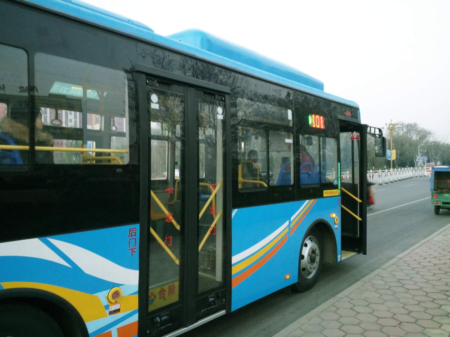 德城区到陵城区的票价多少钱,2元坐40公里的公交车