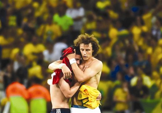 天下足球年度总结音乐,天下足球你不看足球就不会懂青春