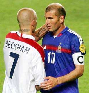 天下足球年度总结音乐,天下足球你不看足球就不会懂青春