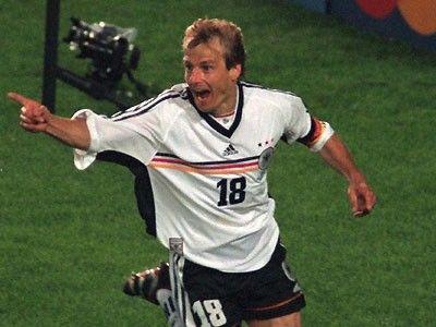 天下足球年度总结音乐,天下足球你不看足球就不会懂青春