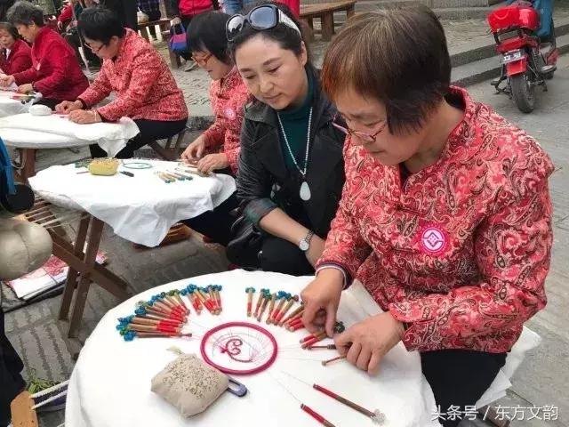 相逢意气为君饮系马高楼垂柳边,相逢意气为君饮意思