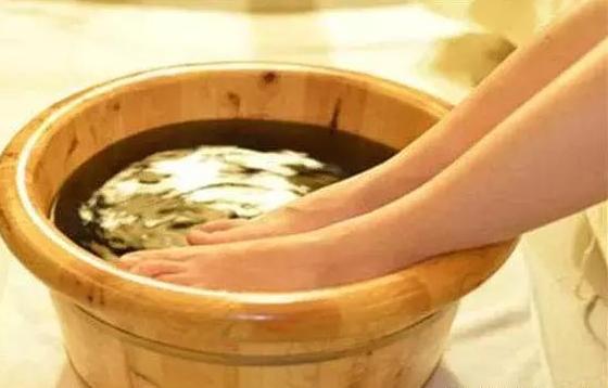 脚后跟痛的中医病机,中医脚后跟痛是什么原因引起的