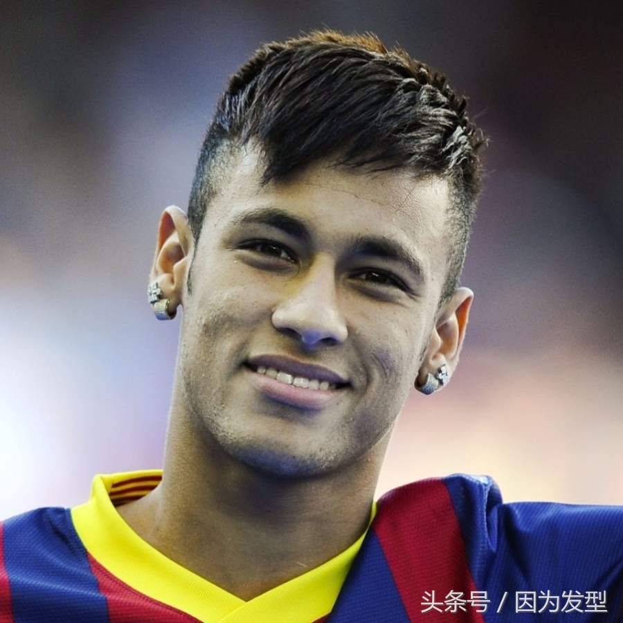 内马尔巴黎圣日耳曼发型,内马尔激情绿茵发型