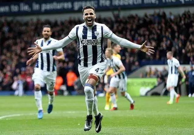 他曾是英超赛季最佳主帅，却死于“反足球”