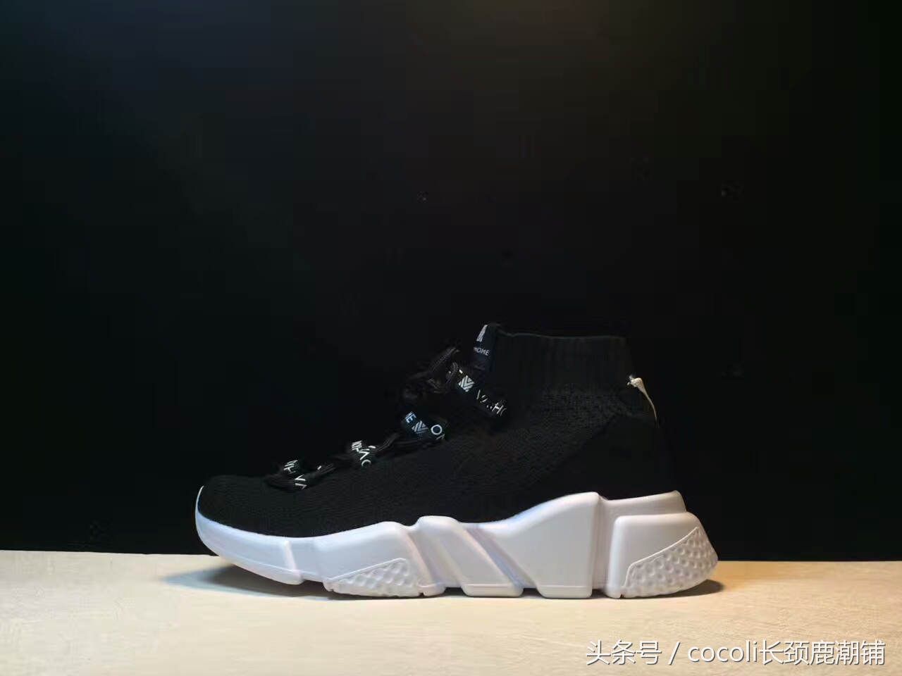 盘点那些年穿过的鞋子,袜子鞋什么时候开始流行