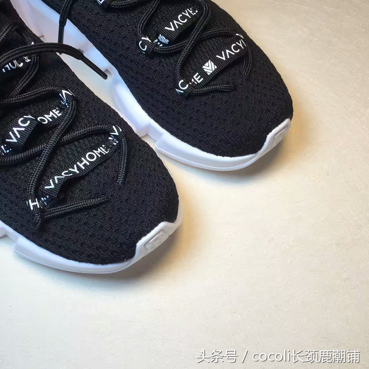 盘点那些年穿过的鞋子,袜子鞋什么时候开始流行