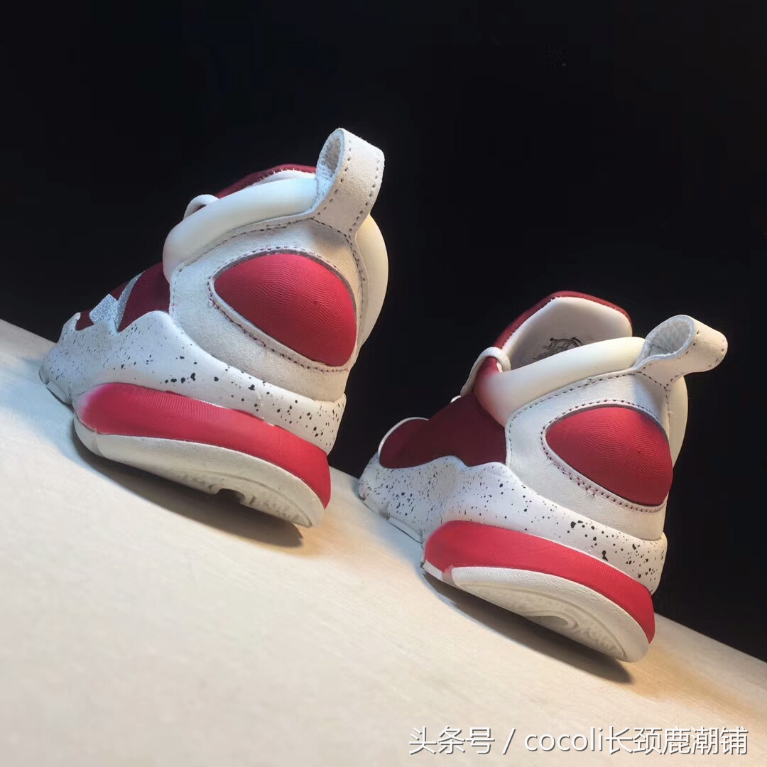 盘点那些年穿过的鞋子,袜子鞋什么时候开始流行