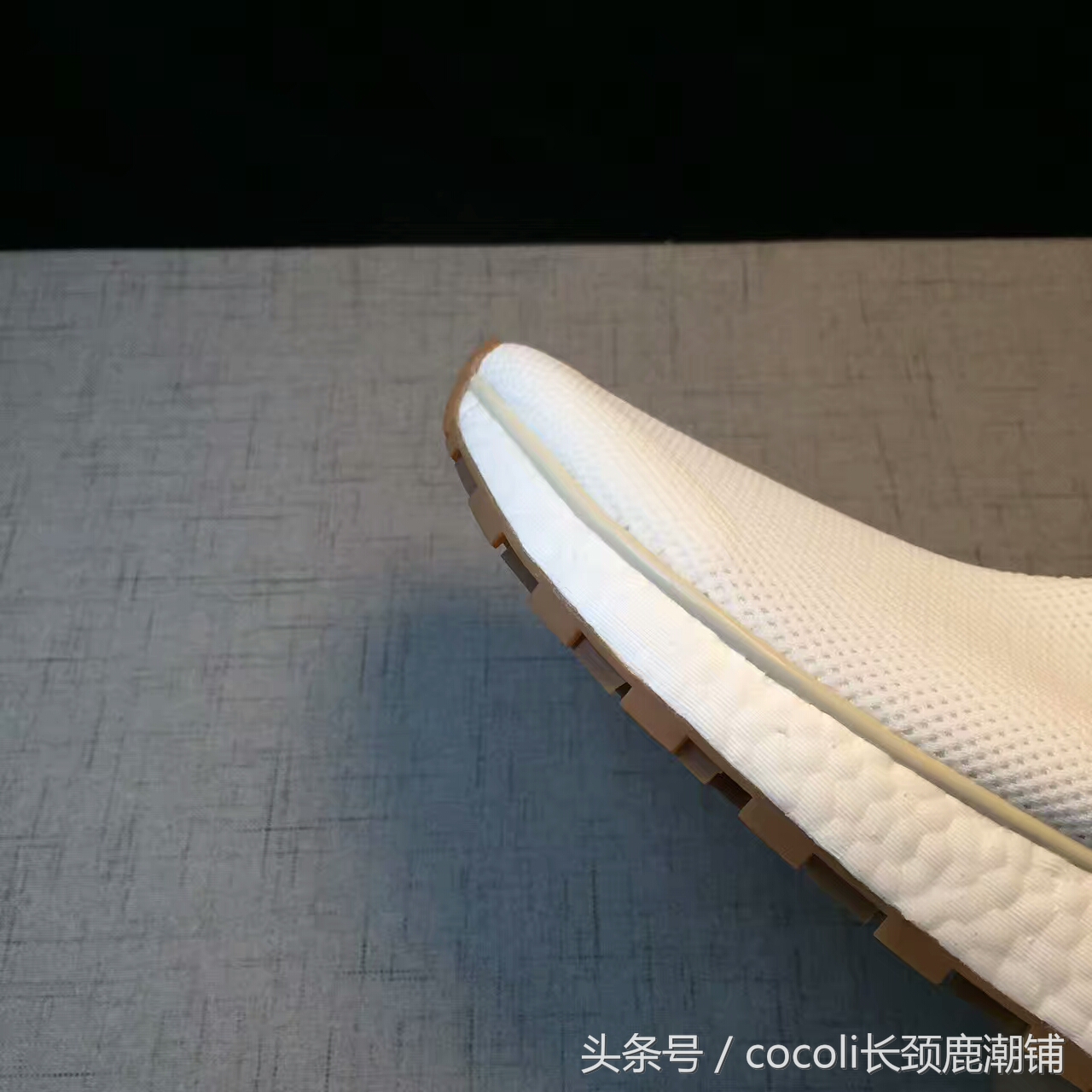 盘点那些年穿过的鞋子,袜子鞋什么时候开始流行