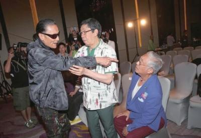 谢贤发飙完整视频,谢贤现场发飙完整版