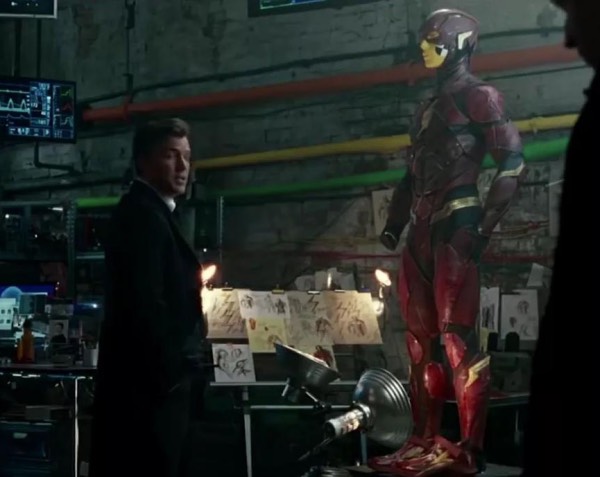 闪电侠的“秘密基地”，宅男英雄的生活工作一体化办公室