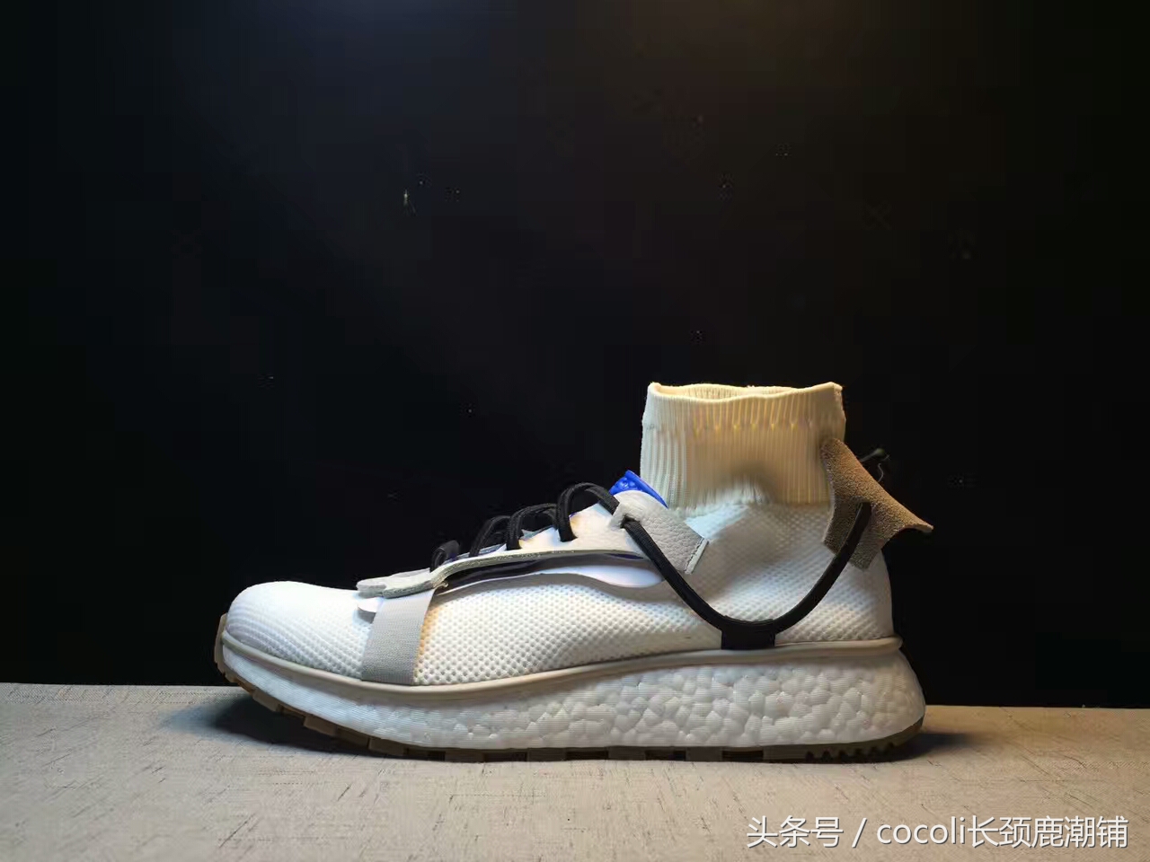 盘点那些年穿过的鞋子,袜子鞋什么时候开始流行