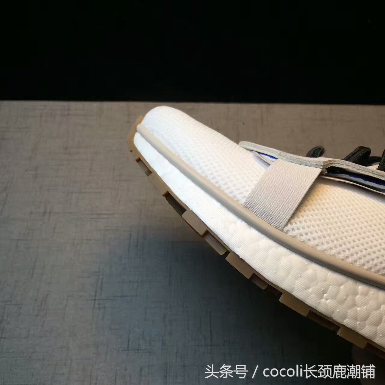 盘点那些年穿过的鞋子,袜子鞋什么时候开始流行