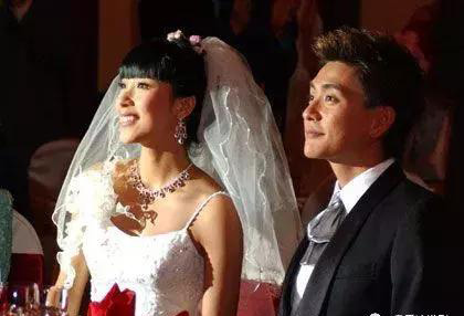 林峰与钟嘉欣苦恋两季盘点历年《溏心风暴》多角苦恋戏会更加虐？