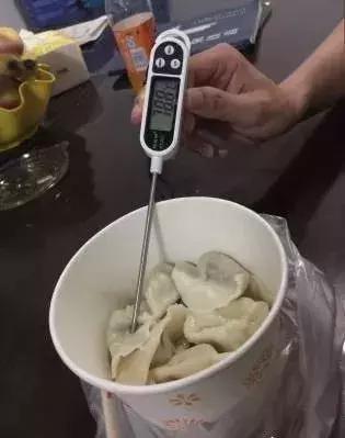 天气再冷，过烫的食物也别急着吃，一不谨慎就……