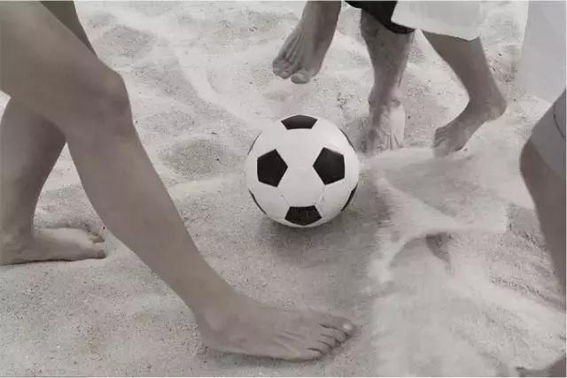 足球富有激情,足球既有激情也有温度