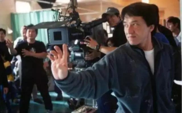 歪果仁看中国情侣用功夫打架,歪果仁听说中国人都会功夫