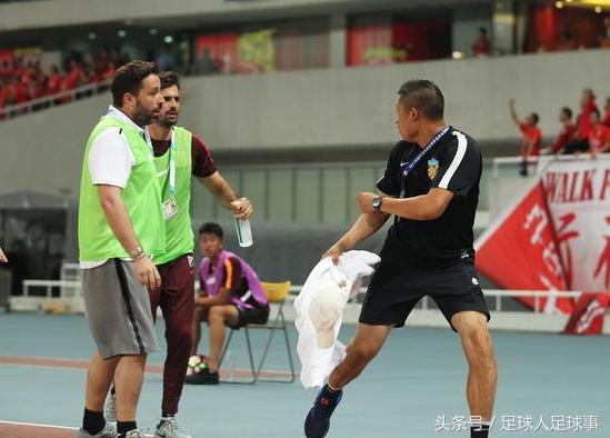 上港重罚三分球员,上港七次争议判罚