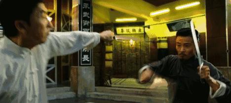 歪果仁看中国情侣用功夫打架,歪果仁听说中国人都会功夫