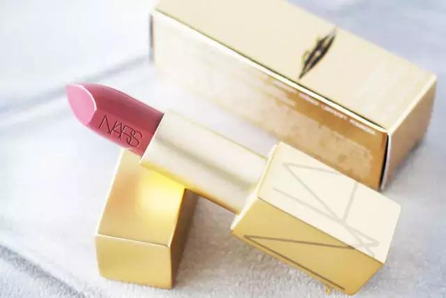 抛弃那些超级美的官方宣传图，圣诞限量还值不值得买？