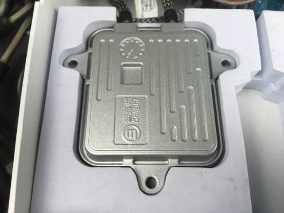 雪莱特氙气大灯安装,上班换灯泡