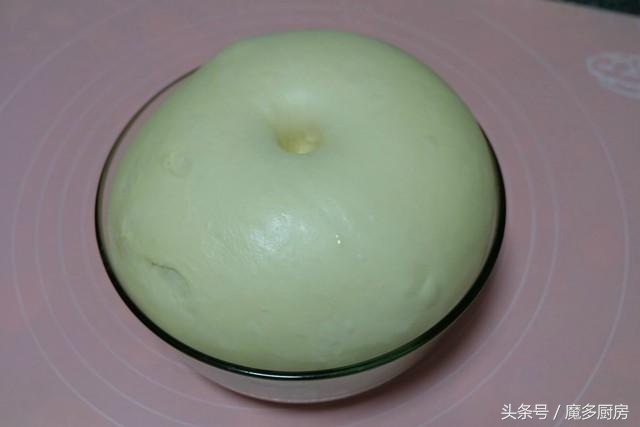 奶油毛毛虫面包松软香甜超好吃,奶油毛毛虫面包