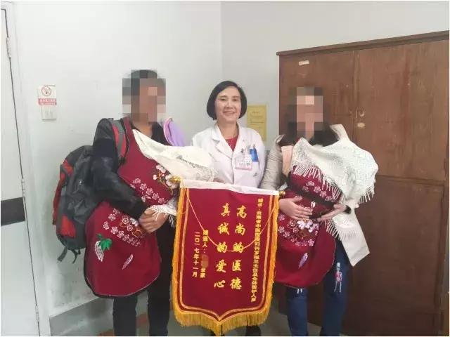 双胞胎产妇命悬一线医生极力抢救,宫内孕双胞胎