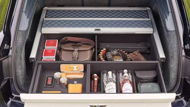 22款宾利添越长轴版美国售价,宾利添越双拼定制版