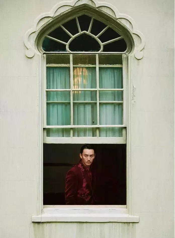 男人拍照不会笑怎么办,男人拍照不露脸