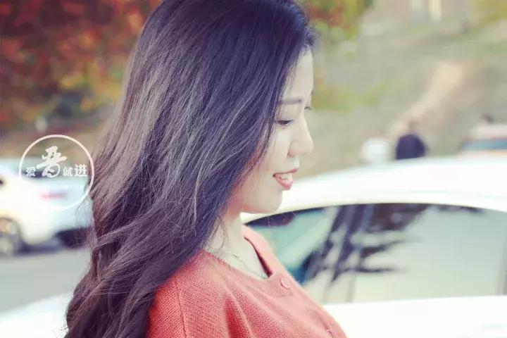 开着宝马的女生视频,开宝马的女人自拍