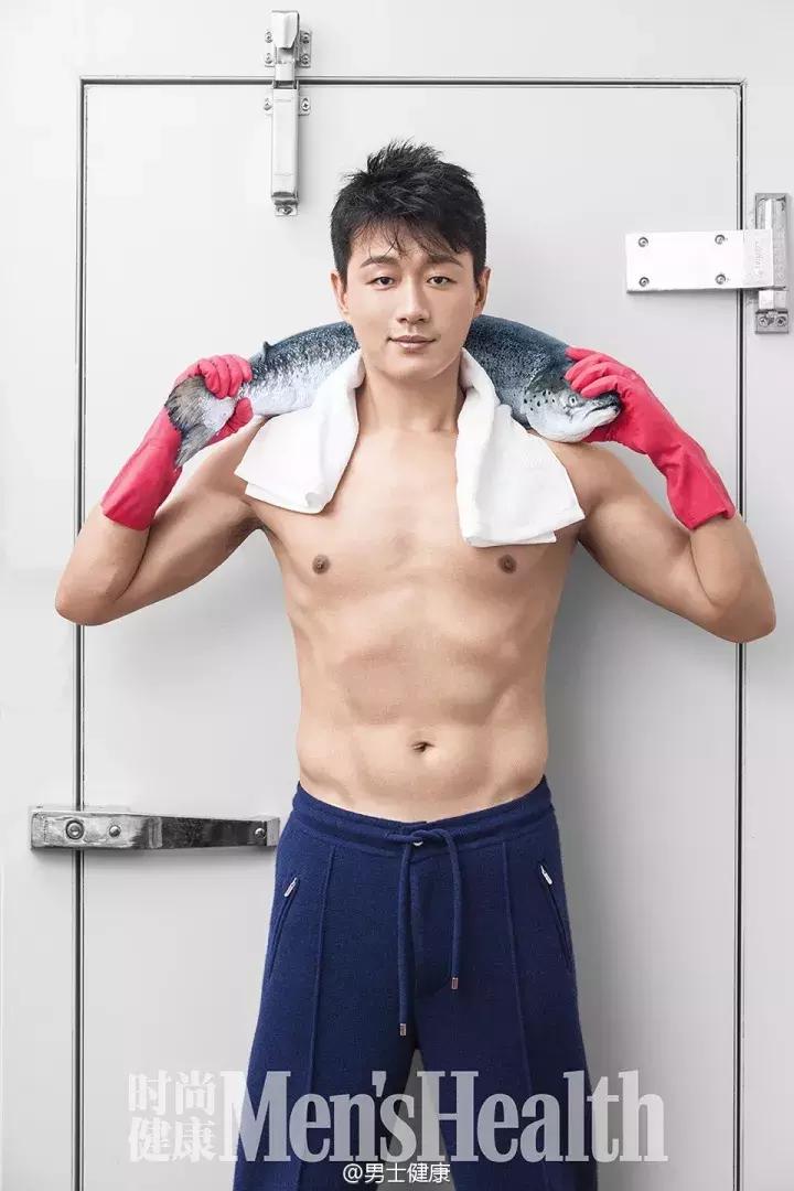 男人拍照不会笑怎么办,男人拍照不露脸