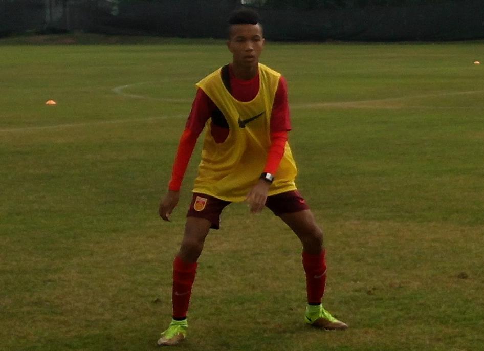 足球国青队和国少队,中非混血儿爸爸是外交官