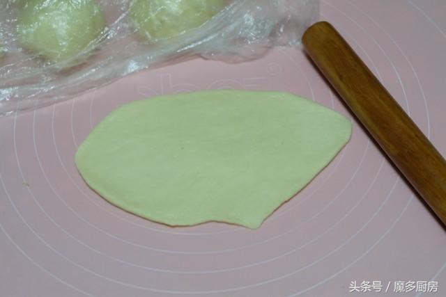 奶油毛毛虫面包松软香甜超好吃,奶油毛毛虫面包